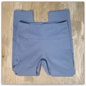 Under Armour cropped leggings size small